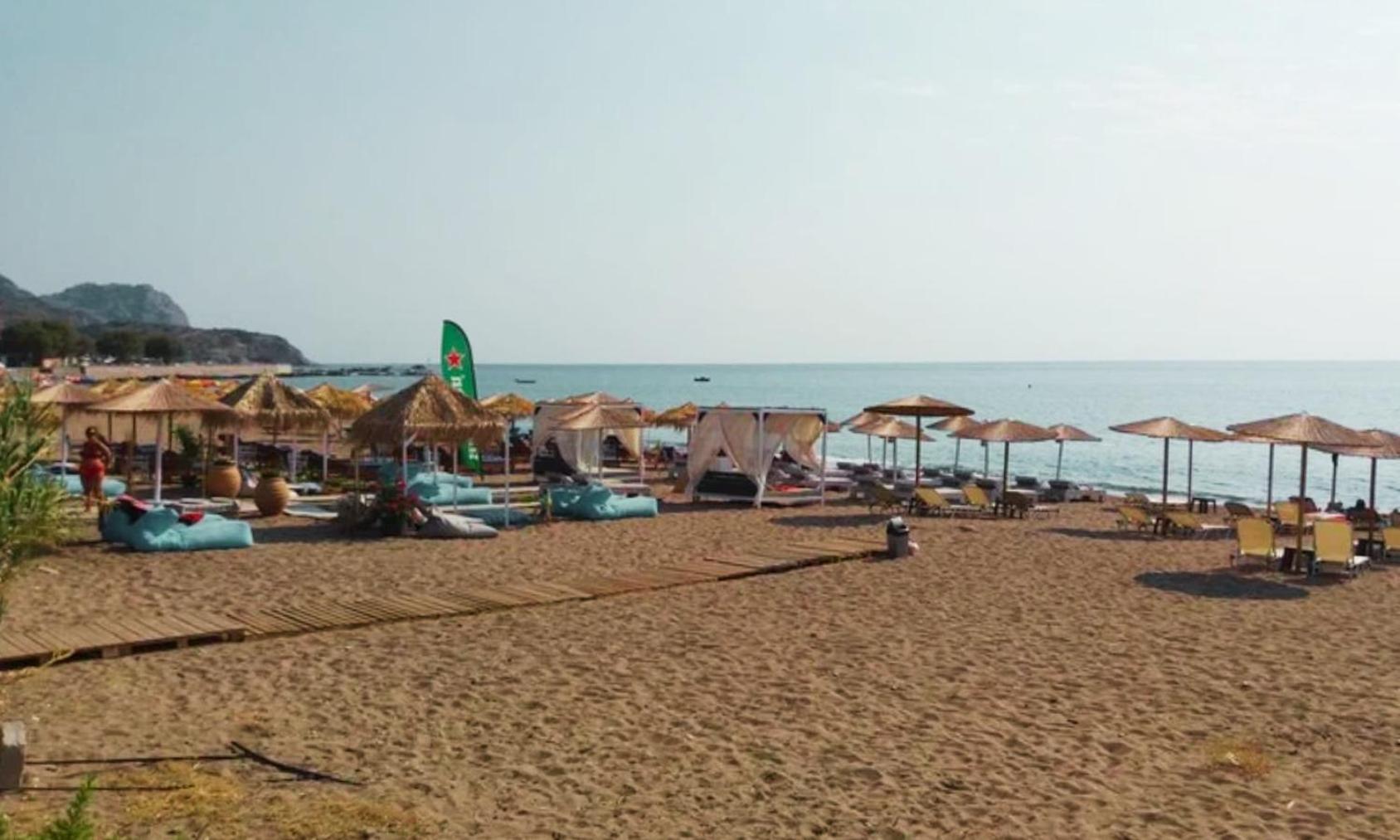 Thalassia Avra Stegna *